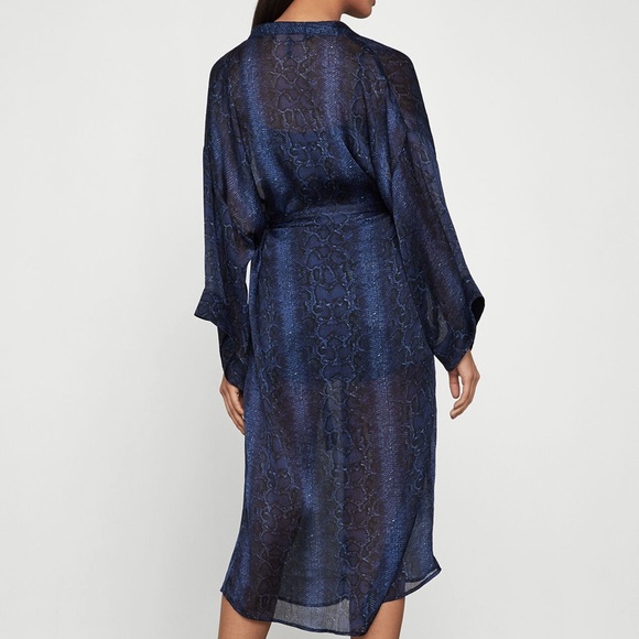 New BCBGMaxAzria Gift Python Print Robe - Picture 4 of 5